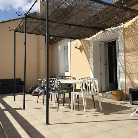 Maison De