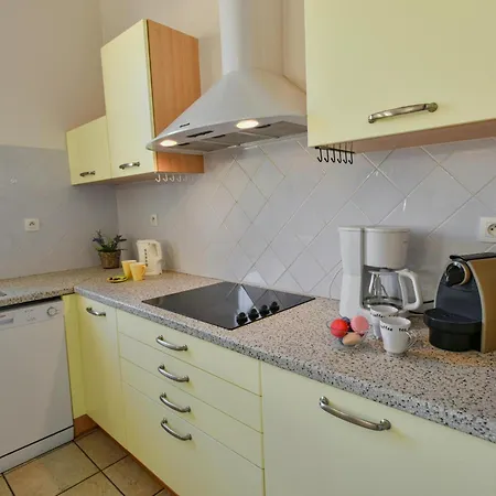 Maison De *